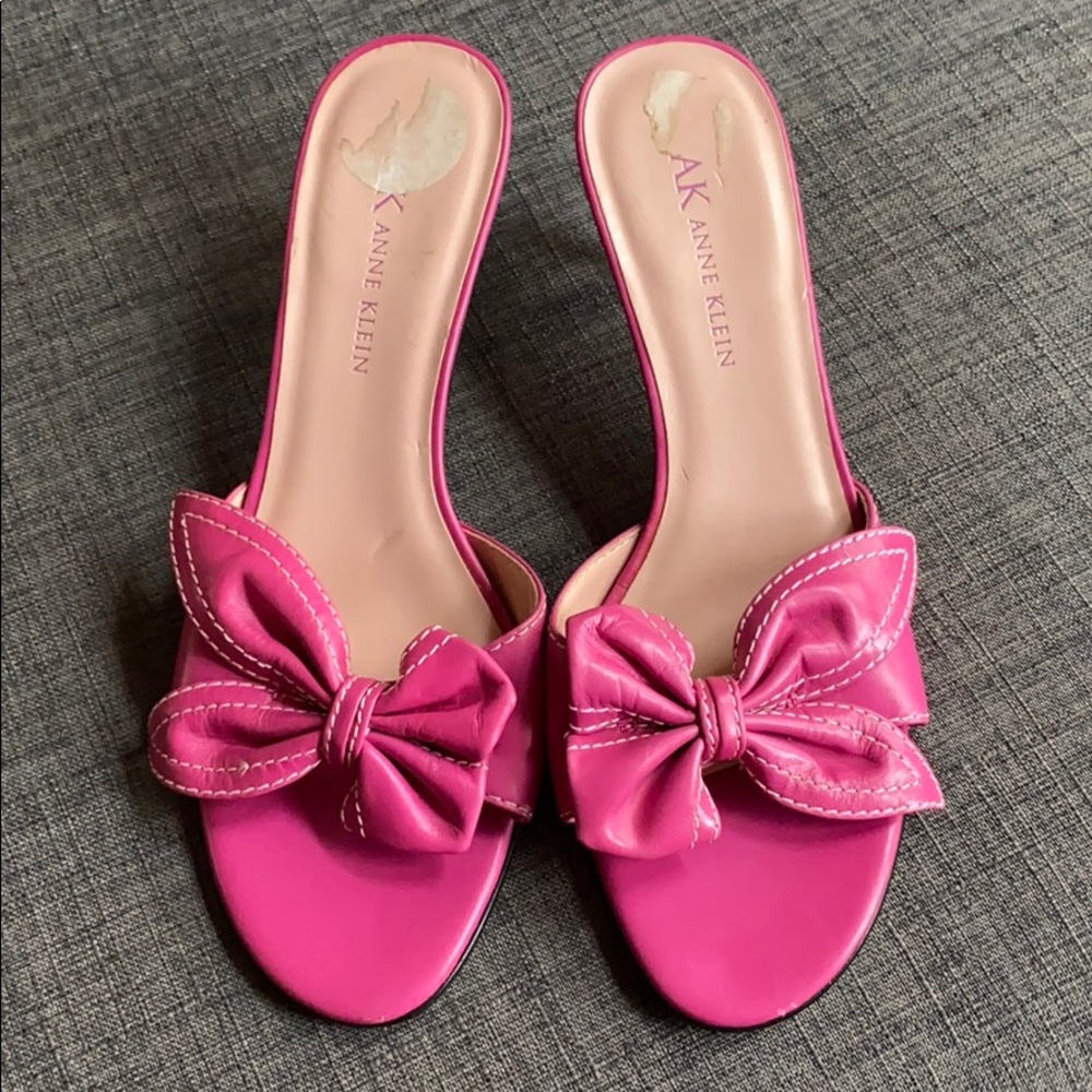 Anne Klein AK Bow Tie Kitten Heels 5.5 Kk Carla